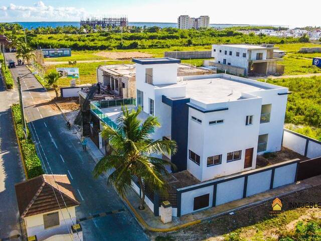 #203 - Casa para Venta en La Romana - La Romana