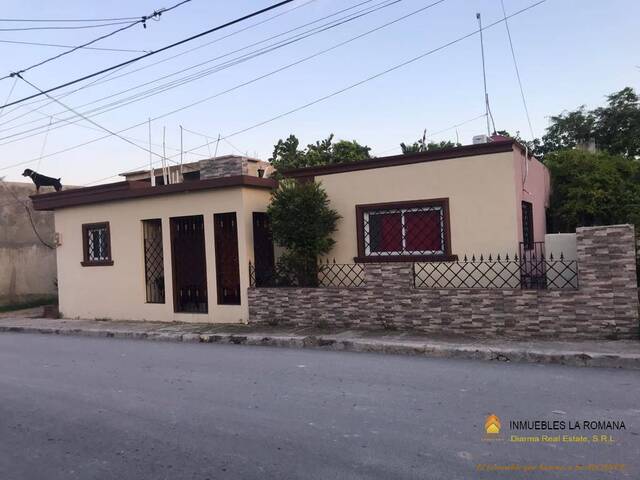 #299 - Casa para Venta en La Romana - La Romana