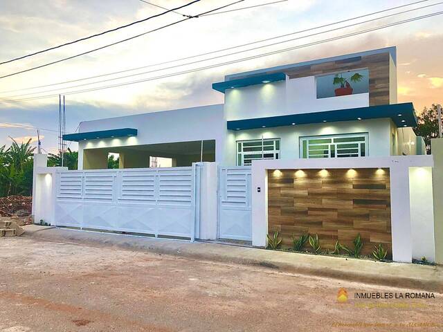 #303 - Casa para Venta en La Romana - La Romana - 2