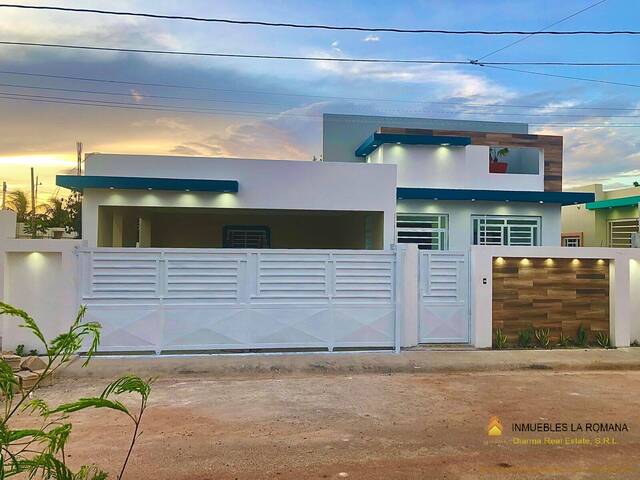 #303 - Casa para Venta en La Romana - La Romana - 1