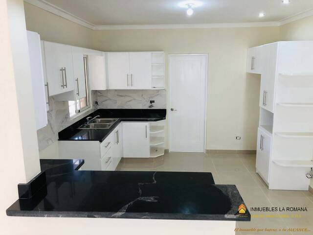 #303 - Casa para Venta en La Romana - La Romana - 3